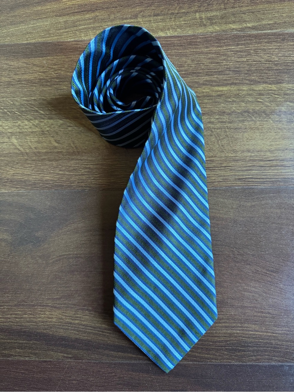 BROOKS BROTHERS “346” Blue and Green Diagonal Stripes Repp Tie